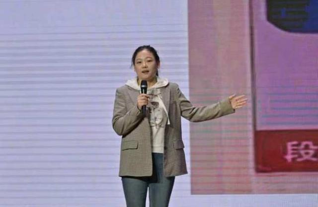 電視臺(tái)記者，捕捉生活瞬間，傳遞真實(shí)力量