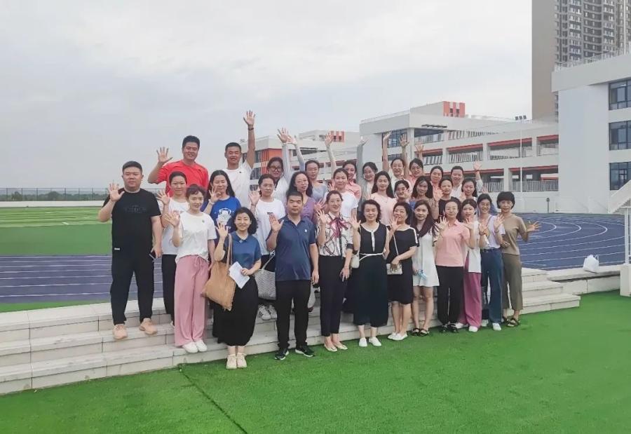 草灘最新招聘，探尋小巷風(fēng)味，職場體驗(yàn)新篇章