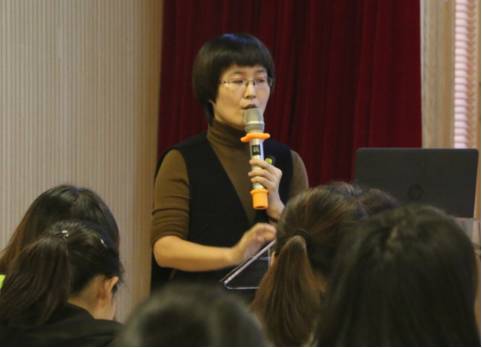 許建演員,許建演員，小巷深處的獨特魅力